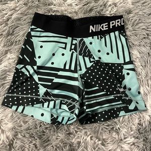 NIKE PROS